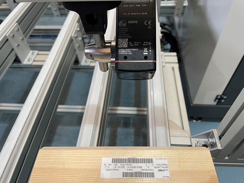 Il lettore di codici O2I5 di ifm, con interfaccia Profinet integrata