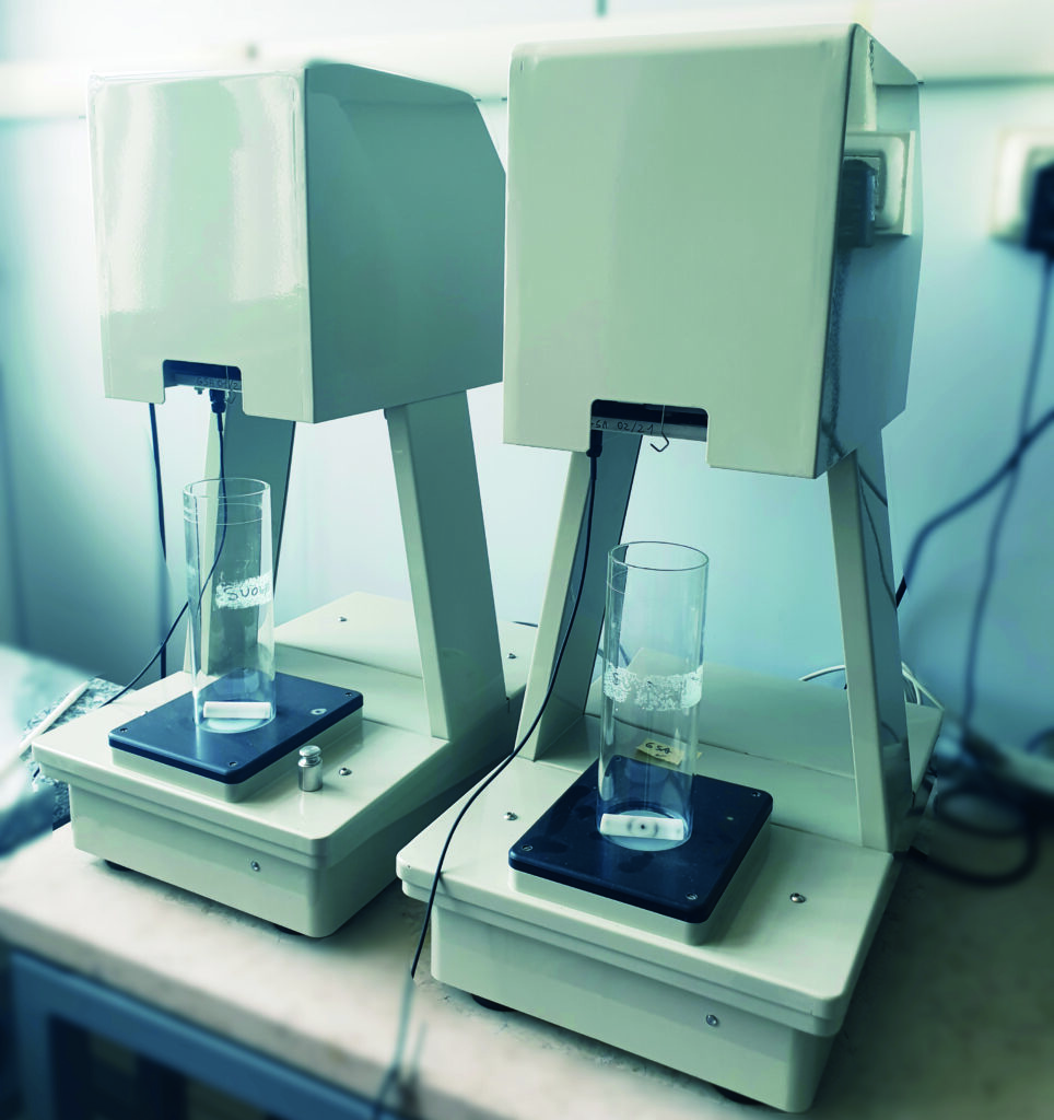 45_02_LABORATORIO-2-964x1024 45_02_LABORATORIO-2-964x1024 Grain Size Analyser è lo strumento di Gibertini Elettronica per analisi granulometriche dei terreni Gibertini Elettronica e Gibitre Instruments: soluzioni di misura per laboratori industriali 45 02 LABORATORIO 2 964x1024