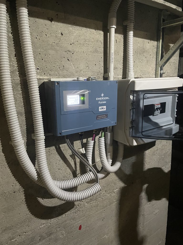 I misuratori di portata a ultrasuoni clamp-on Flexim Emerson sono a soluzione particolarmente adatta al monitoraggio degli impianti esistenti.