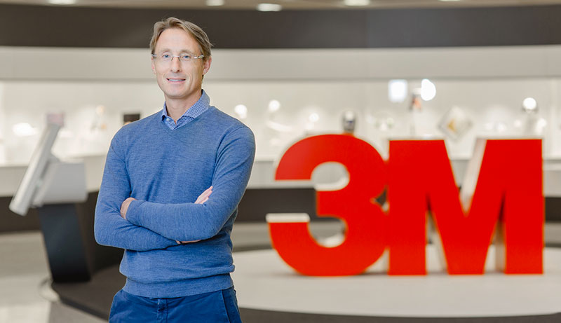 Cambio ai vertici per 3M