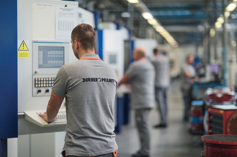 Produzione di inserti intercambiabili di Dormer Pramet nell’unità di produzione in Sumperk, Repubblica Ceca.