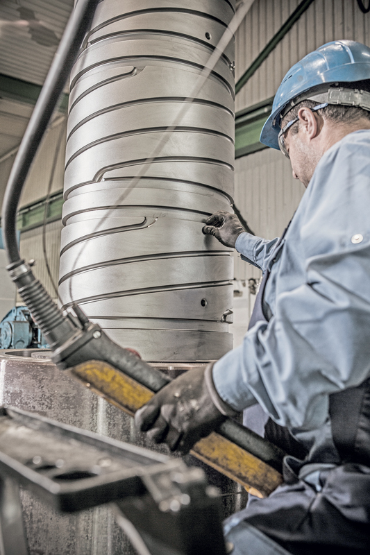 x Kind & Co è attiva nel settore dell’acciaio per utensili, in particolare degli acciai per utensili a caldo e acciai resistenti alle alte temperature.