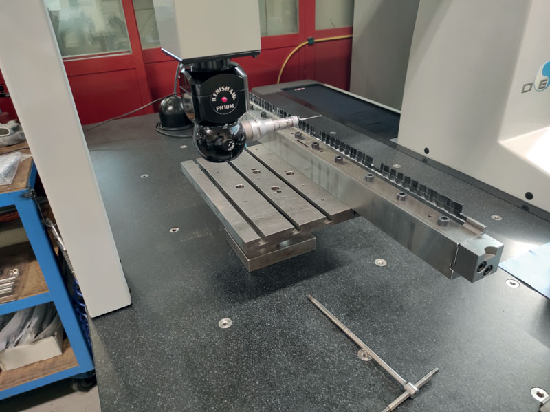 All’interno di GIASINI è presente un reparto metrologico dotato di macchine di controllo tridimensionali, sia ottiche che a contatto.