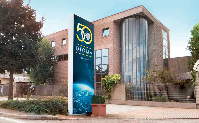 Cristina De Rosso è titolare di Dioma srl, da oltre cinquant’anni specializzata nel campo dell’ideazione e costruzione di stampi e stampaggio di materie plastiche.