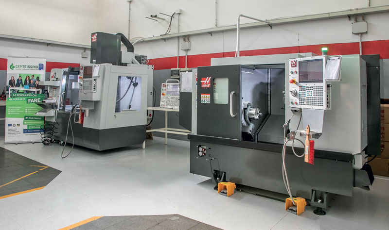 Il Centro Tecnologico è equipaggiato con un centro di lavoro verticale Haas VF2 e un centro di tornitura ST-10 con asse Y motorizzato.