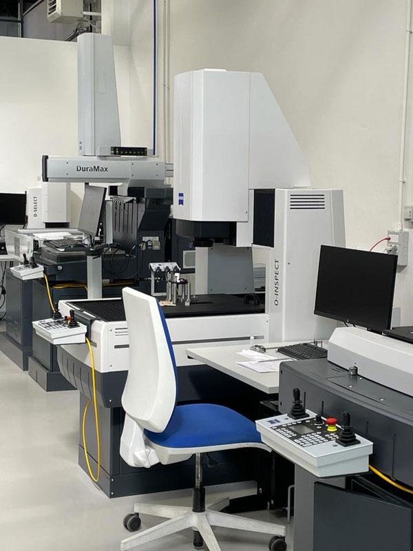 Lo Zeiss Quality Excellence Center di Reggio Emilia offre un servizio di metrologia conto terzi. Lo Zeiss Quality Excellence Center di Reggio Emilia offre un servizio di metrologia conto terzi.
