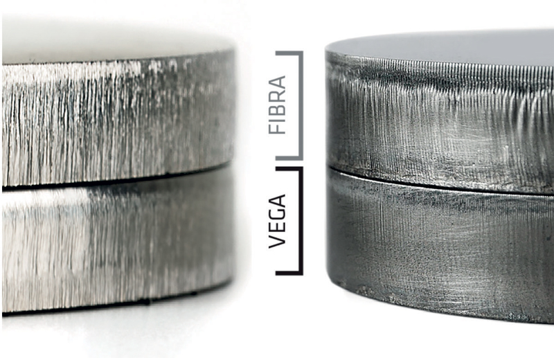 Comparazione di taglio su acciaio inox da 10 mm (a sinistra) e su acciaio al carbonio da 15 mm (a destra) con e senza processo Vega.