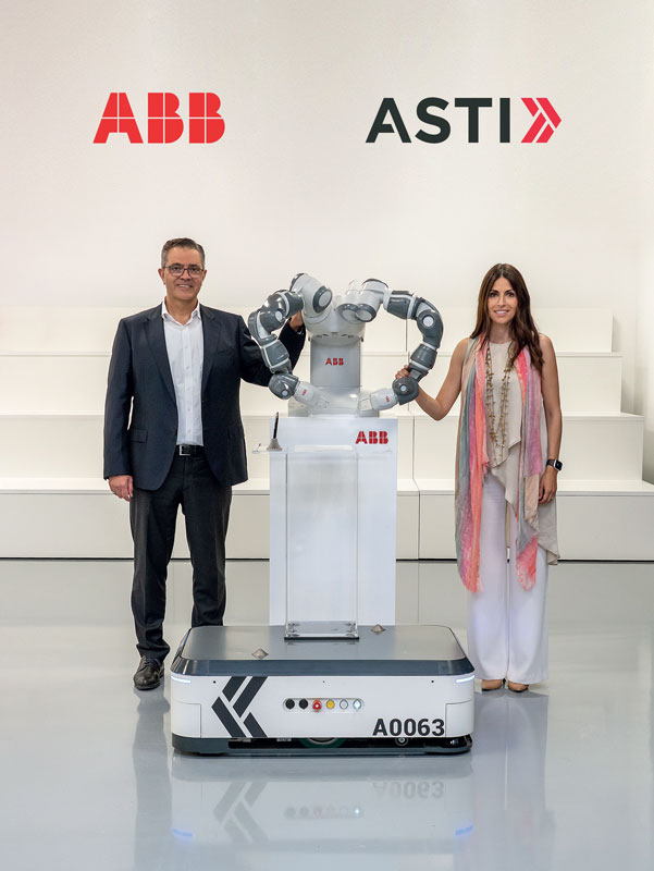 Sami Atiya, Presidente della divisione Robotics & Discrete Automation di ABB e Veronica Pascual Boé, CEO di ASTI.