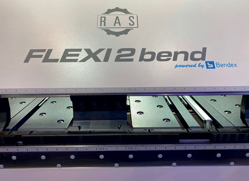Grazie all’intelligenza implementata nel software Bendex, la programmazione di FLEXI2bend non richiede competenze specialistiche.