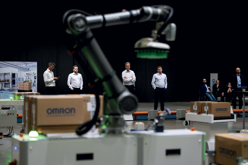 Durante il Flexible Manufacturing Roadshow OMRON ha dato un esempio concreto dei vantaggi che robotica collaborativa e mobile possono dare ai sistemi produttivi delle imprese.