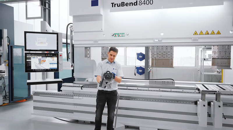 La nuova generazione di macchine TruBend 8000 di TRUMPF è particolarmente adatta alla piegatura di componenti di grandi dimensioni o di spessori elevati di lamiera. Fonte: Gruppo TRUMPF