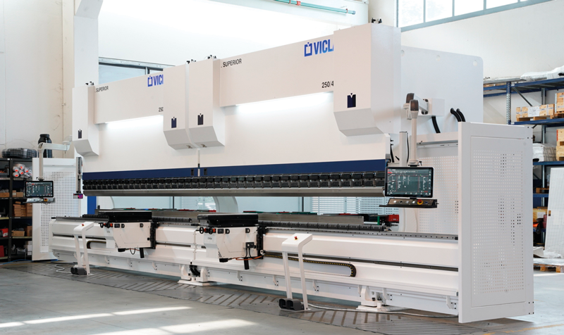 Per piegare profili lunghi e lamiere che necessitano di elevate potenze le presse piegatrici tandem sono una soluzione versatile e più accessibile di macchine di grandi dimensioni.