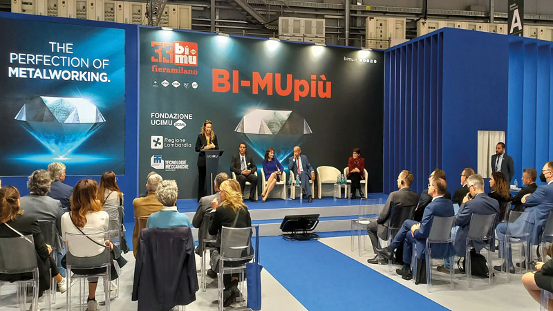 Nel 2022, Marina Bill ha visitato 33.BI-MU e la prima edizione di RobotHeart, restandone colpita.