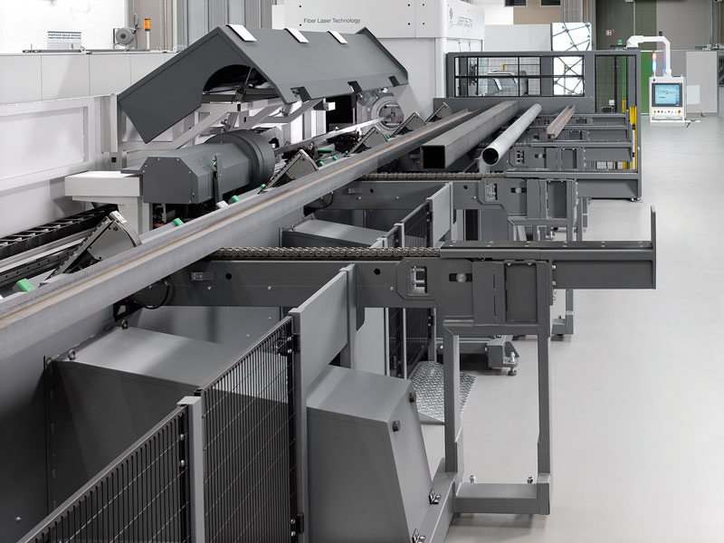 Lasertube LT12: sistema di carico.