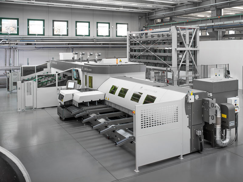 Impianto LT8.20 con magazzino automatico.