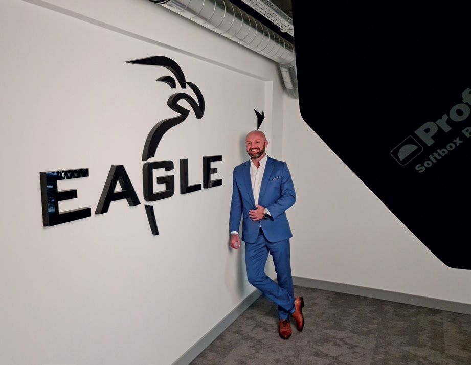 Eagle innova il taglio laser a 360°