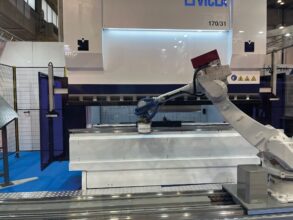 Voglia di automazione e robotizzazione in piegatura