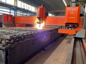 Europrogress Group si è affacciata al mondo Alpemac con l’intenzione di acquistare un sistema di taglio laser fibra, dispone, invece, oggi, di due performanti e innovativi sistemi Promotec Kombo per il taglio plasma ad alta definizione, con testa bevel, combinato con foratrice industriale e un pantografo ossitaglio multi-cannello Promotec Super Kompact
