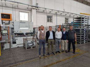 Da sinistra: Alberto Ferrari e Massimo Losi di RPC Piegatrici, Massimiliano Zonaro, Gianni Boldrin e Floriano Turatta di FLAMA.