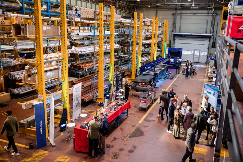 Il 15 e 16 novembre, la sede centrale di Alpewa nella zona industriale di Bolzano è diventata un punto di riferimento per le tecnologie all'avanguardia dedicate alla lattoneria.