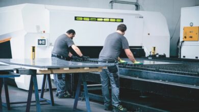 La macchina di taglio laser Ermaksan acquistata da MECAL nel 2015 è combinata con un sistema di taglio tubi.
