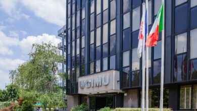 Qualche giorno fa abbiamo pubblicato un contributo di Evomach sul rapporto tra il sistema fieristico e la filiera industriale, che poneva alcuni quesiti su come viene promossa l'innovazione tecnologica durante le fiere. Sui temi sollevati da Evomach è intervenuto UCIMU-SISTEMI PER PRODURRE, associazione dei costruttori italiani di macchine utensili, robot e automazione che ricordiamo è anche promotrice della fiera LAMIERA. Riportiamo quindi il contributo del suo Direttore Generale, Alfredo Mariotti