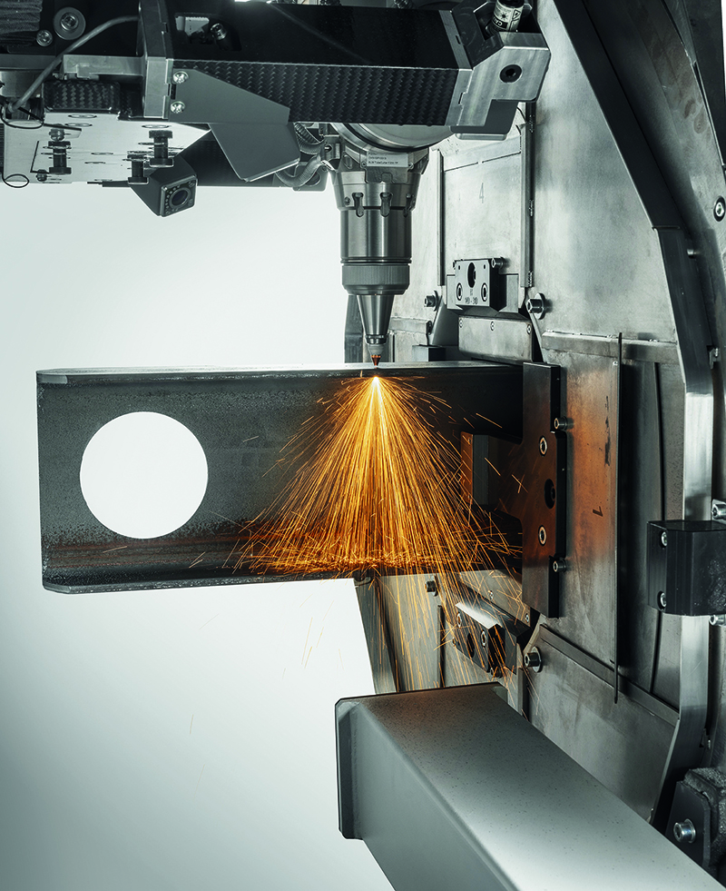 Le lasertubo di BLM, progettate per avere lunga vita e scalabili tecnologicamente nel tempo nonché rivendibili alla fine del loro ciclo produttivo, garantiscono competitività e sostenibilità alle aziende che le acquistano (nella foto Lasertube LT12 di BLM GROUP).