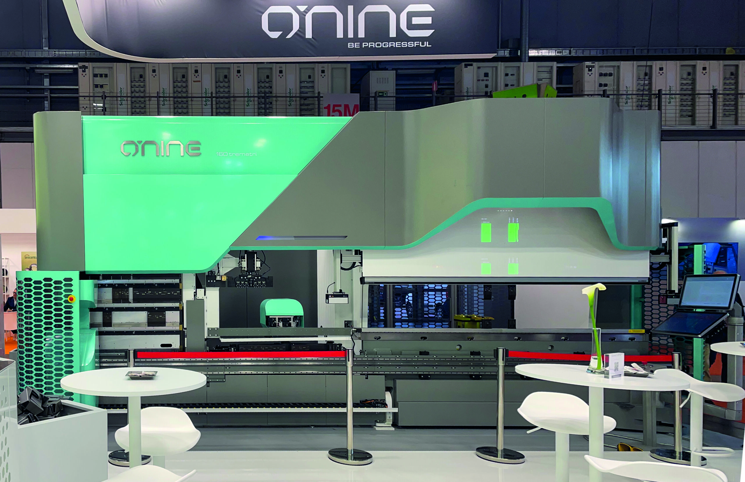 O’Nine è dotata di dual shuttle, due sistemi indipendenti per attrezzare la macchina.