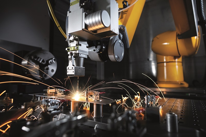 T.P.A. ha integrato una cella di saldatura laser completamente automatizzata progettata da L-Peak con robot Stäubli.