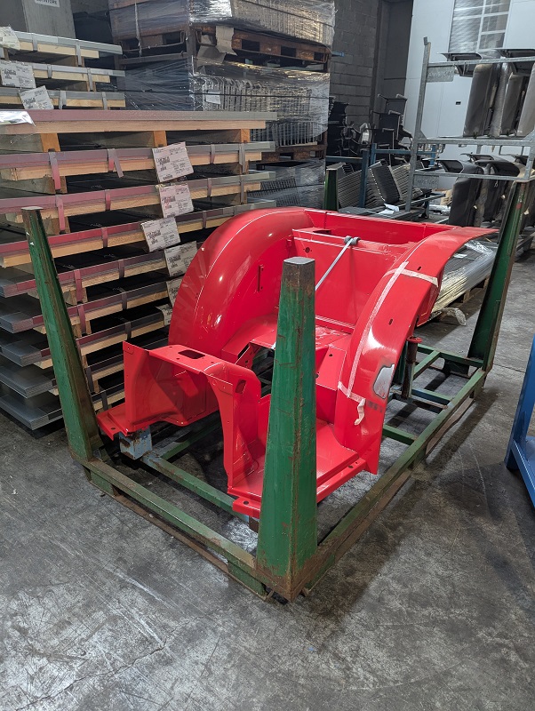 Alcuni esempi di componenti di carrozzeria realizzati da IMPEA con i laser Prima Power.