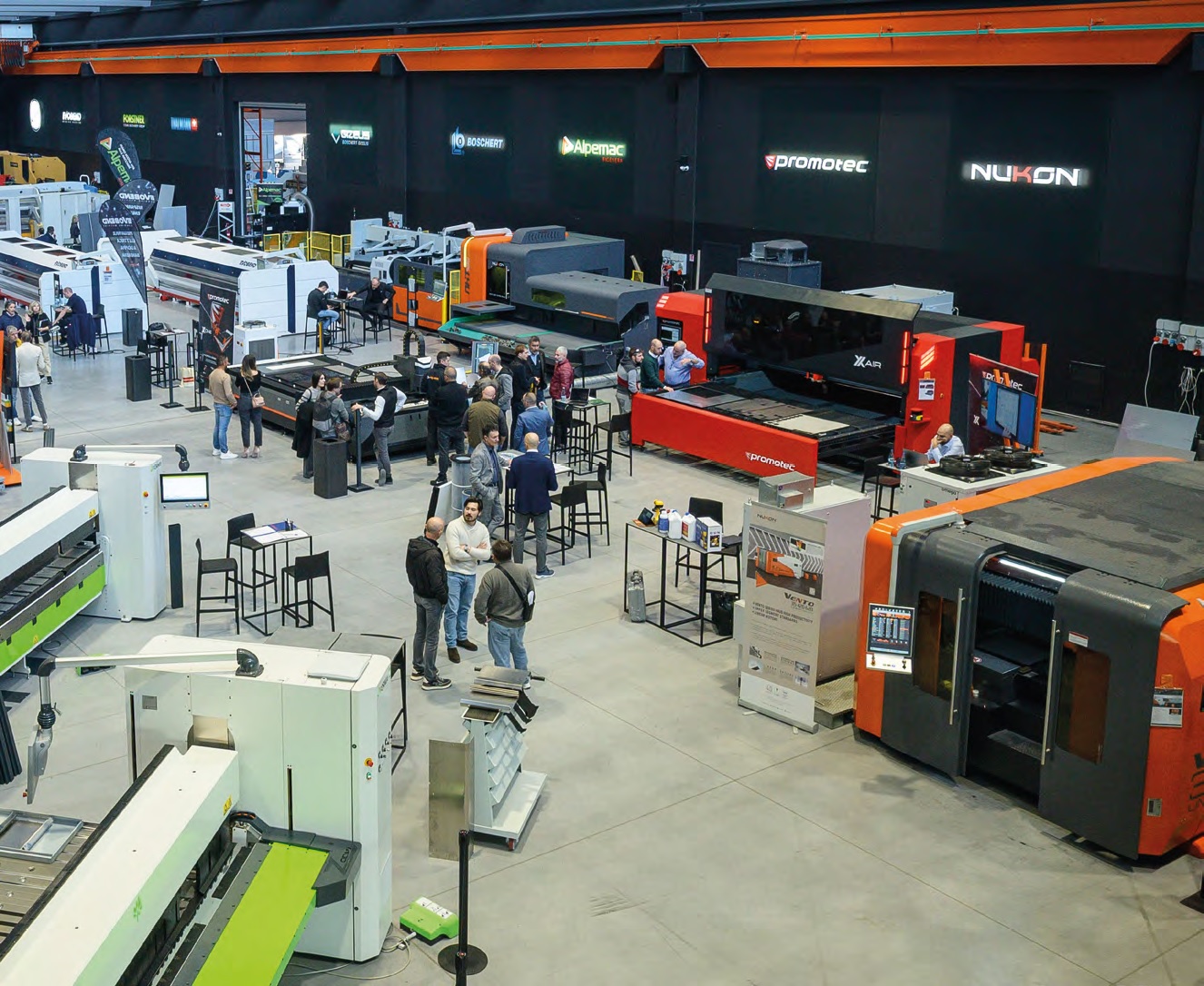 Tutta la gamma di tecnologie per la lavorazione della lamiera di Alpemac sono state protagoniste dell’open house.