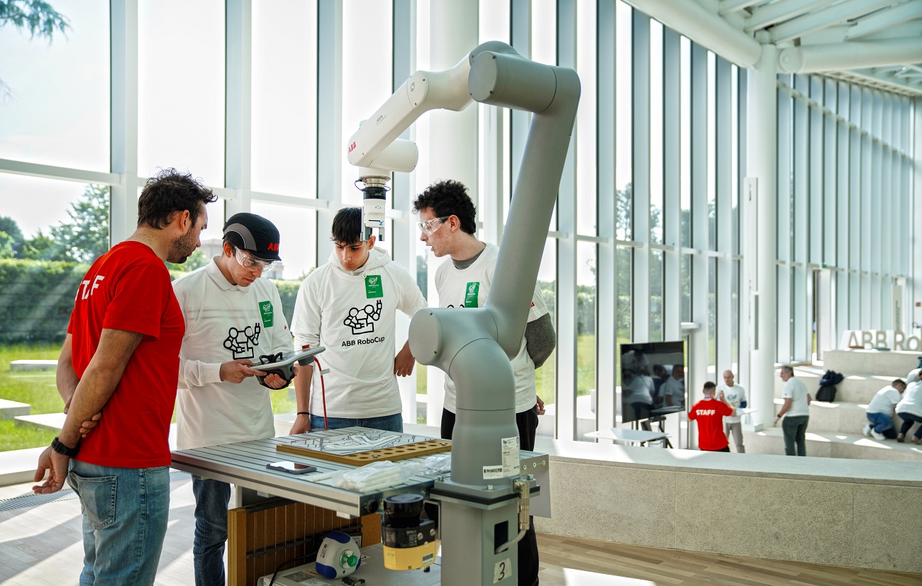 La finale della ABB RobotStudio Cup 2026 si terrà a maggio.