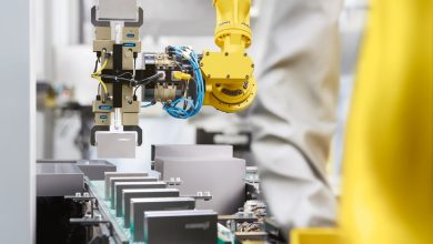 Il cambio tool CPS è completamente compatibile con i sistemi SCHUNK esistenti. Grazie ai rapidi cicli di cambio tra i diversi effettori finali, riduce al minimo i tempi di fermo macchina e aumenta la produttività.