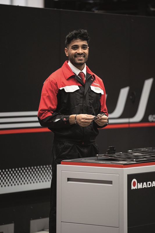 Mukesh Kumar, Senior Blanking Specialist di AMADA Italia.