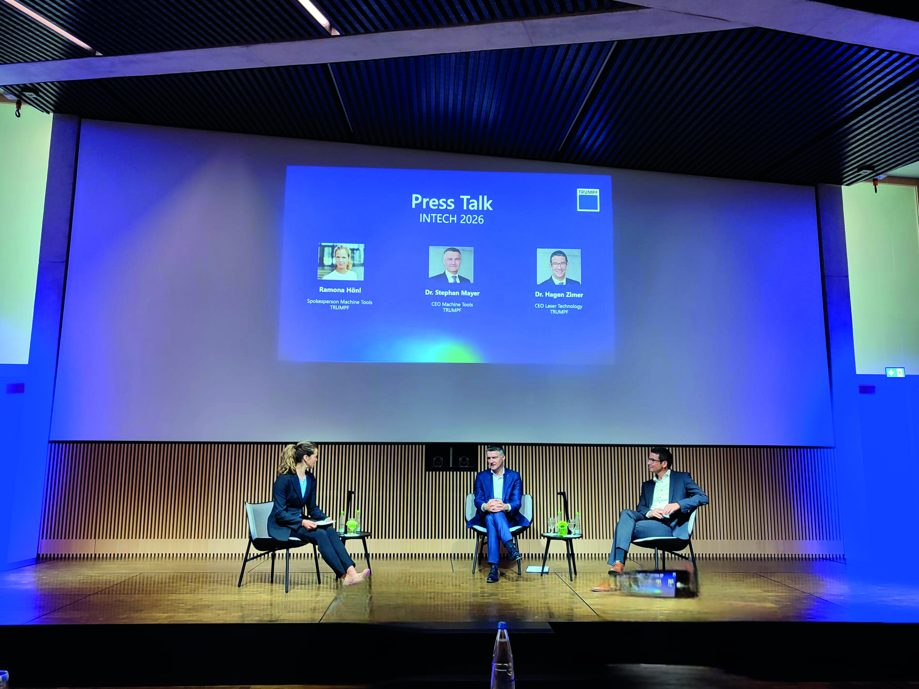 Il 21 aprile, nell’ambito della INTECH 2026, si è tenuta la conferenza stampa dal titolo “AI, robotics and new business fields: What manufacturing companies need to be future-proof”, durante cui sono intervenuti Stefan Mayer e Hagen Zimer.