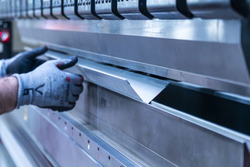Fondamentale per Gazzini poter eseguire con la B3 la “cosidetta” piega-schiaccia, utilizzata nel 90% dei profili di tamponamento dei prodotti installati.