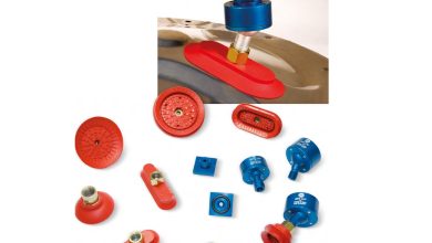 Le ventose Maxigrip in mescola Benz di Vuototecnica, grazie al design interno con canali di drenaggio assicurano una stabilità meccanica assoluta anche su lamiere con residui oleosi. In alto a sinistra, il generatore Automotive Vacuum Generator (AVG) che permette una gestione intelligente del vuoto.