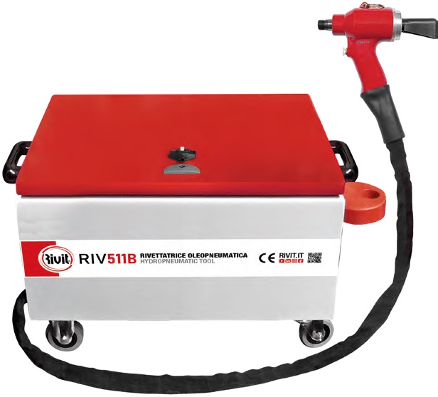 Le rivettatrici oleopneumatiche con booster esterno RIV511B e RIV916B uniscono potenza e versatilità per l’applicazione rispettivamente di rivetti strutturali e inserti filettati di grandi dimensioni.