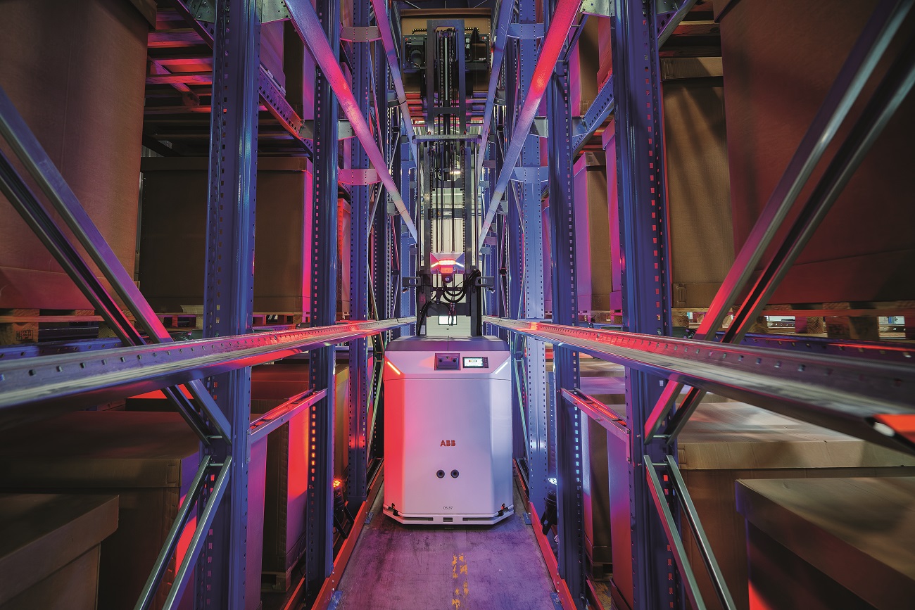 L’F712 è completamente integrato con AMR Studio® ed è compatibile con lo standard VDA5050, consentendo una perfetta integrazione con gli altri AMR Visual SLAM di ABB Robotics.