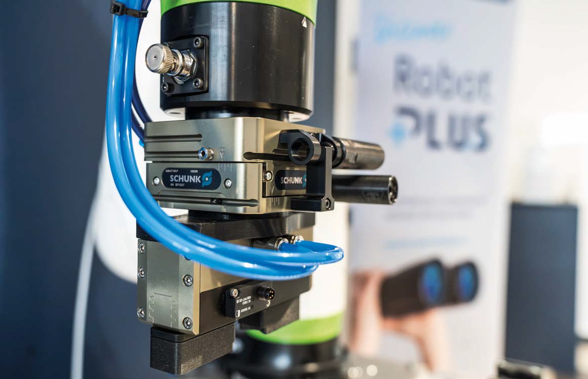 I sistemi di compensazione AGM di SCHUNK danno equilibrio al polso robotico.