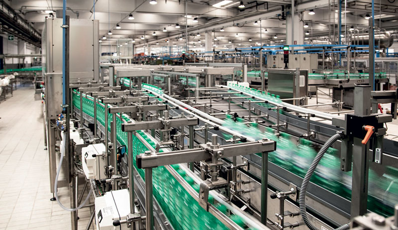 La linea PET da 44.000 bottiglie all’ora installata presso un importante imbottigliatore italiano di acqua.