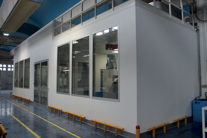Laboratorio metrologico con camere a temperatura controllata.