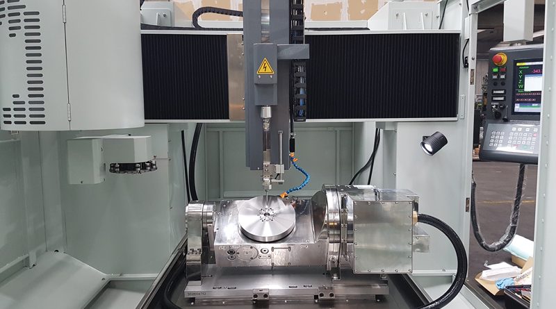 Microforatura EDM a cinque assi