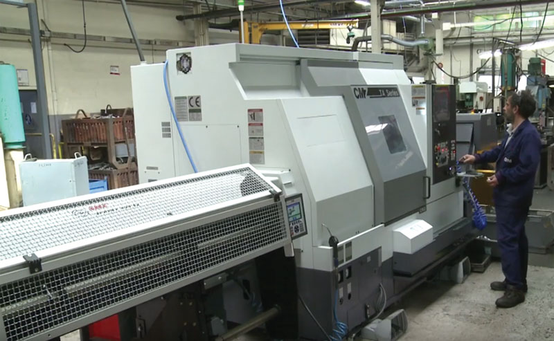 In Francia, il nome SAM OUTILLAGE è diventato sinonimo di utensili manuali di qualità. Per ottimizzare la produzione di componenti della propria gamma di chiavi dinamometriche, SAM OUTILLAGE ha recentemente investito su un centro di tornitura TA 20 YS 640 di CMZ.