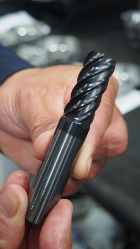 Punte in metallo duro MPS1 di Mitsubishi Materials DIAEDGE.