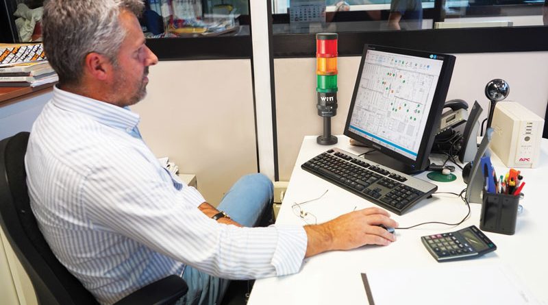 Nello stabilimento Beta Utensili di Castiglione d’Adda su ogni macchina è montata una torretta di segnalazione Werma con modulo SmartMONITOR