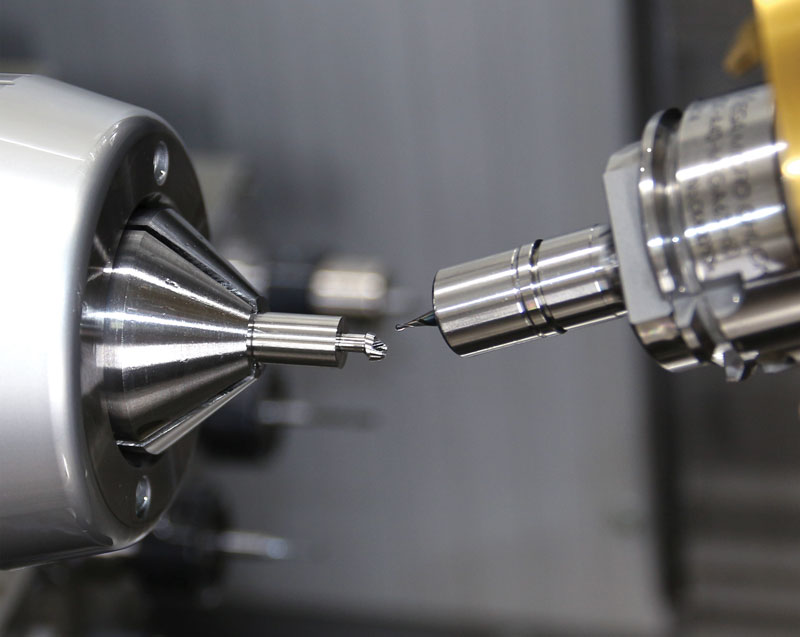 Realizzazione di un moncone dentale in titanio su una Bumotec S181 (la macchina si presta in maniera particolare al settore medicale).