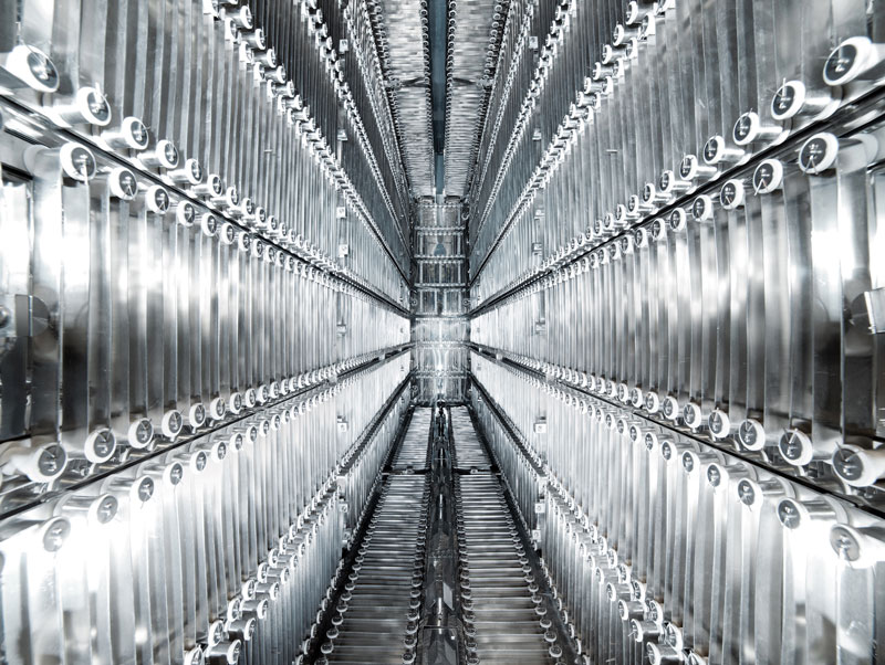 Evitando l’uso di pannelli di materiali isolanti nella realizzazione della camera termica è possibile ottenere un elevato livello di pulizia nell’ambiente in vuoto.