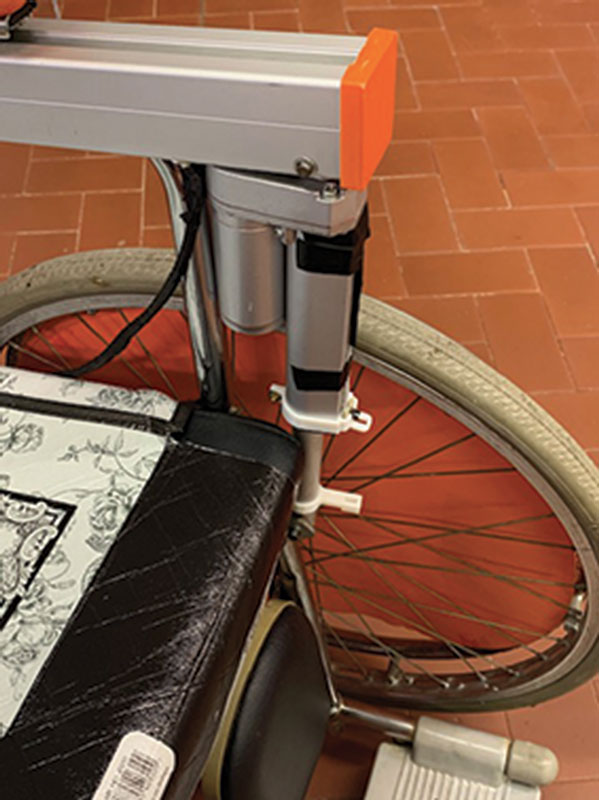 L’utilizzo di finecorsa evita inconvenienti come la sovraelongazione degli arti (non esiste comunque nessun vincolo costrittivo, perché basta che il paziente lasci andare il pomello posto sui braccioli della sedia a rotelle e l’avanzamento del braccio si arresta).