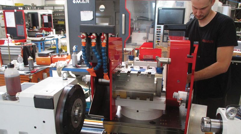Nel creare le proprie macchine, MAR ha cercato di industrializzare i propri progetti con un occhio di riguardo alla manutenzione e all’assistenza tecnica.
